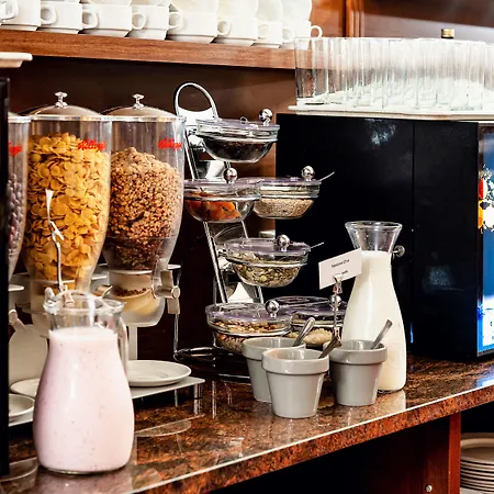 Grand Royal 4* Познань