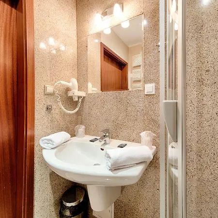 Готель Grand Royal