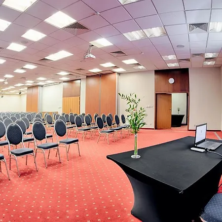 Grand Royal 4* Poznań