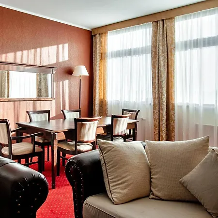 Grand Royal 4* Познань