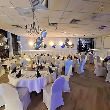 Grand Royal 포즈난